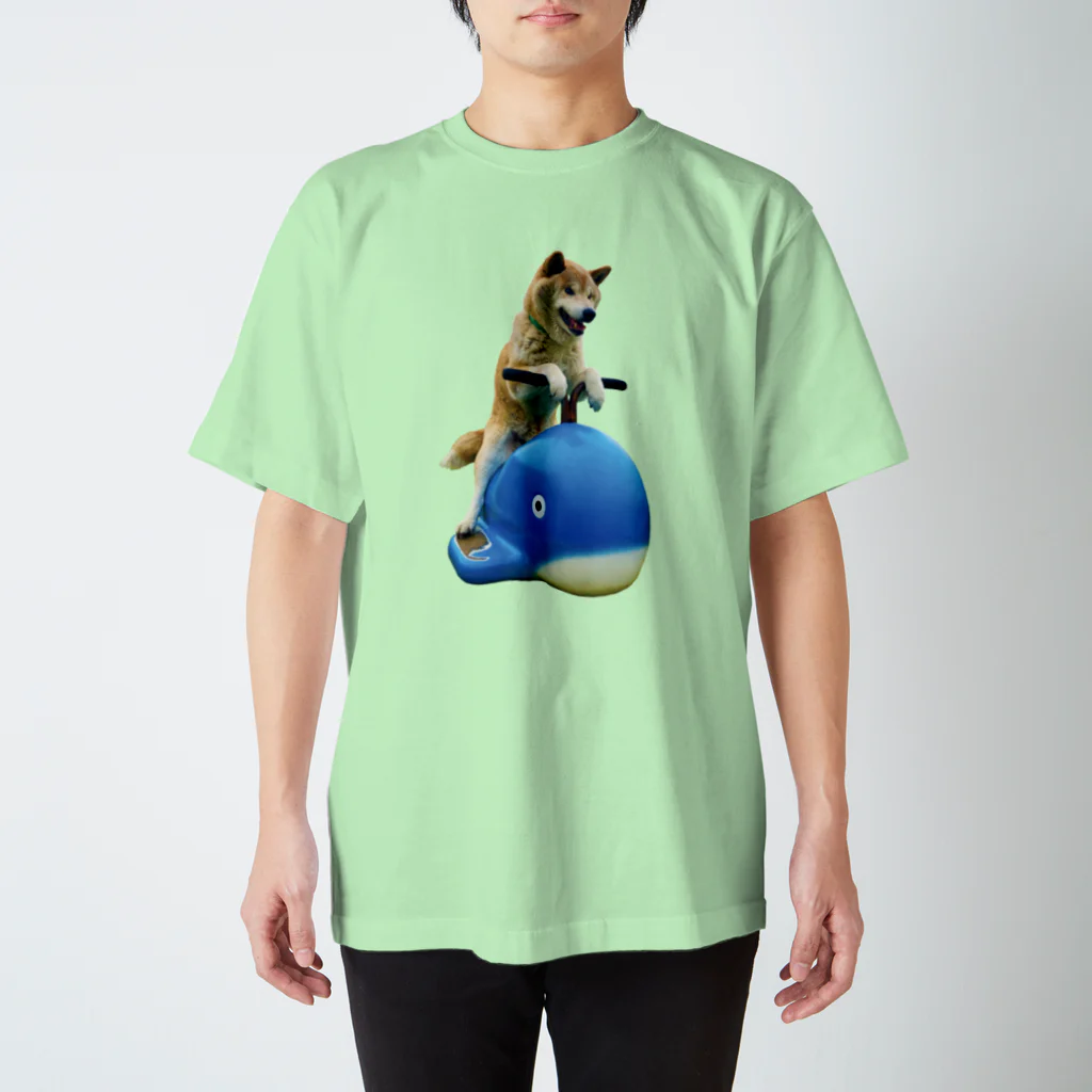 愛犬太郎のグッズのクジラに乗った太郎【柴犬】 Regular Fit T-Shirt