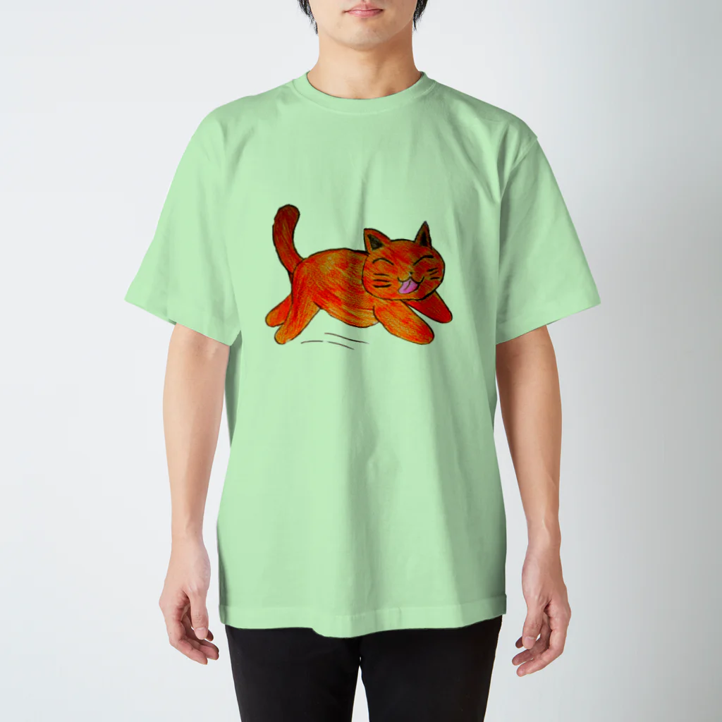 アリサ(Arisa)の茶色のねこ Regular Fit T-Shirt