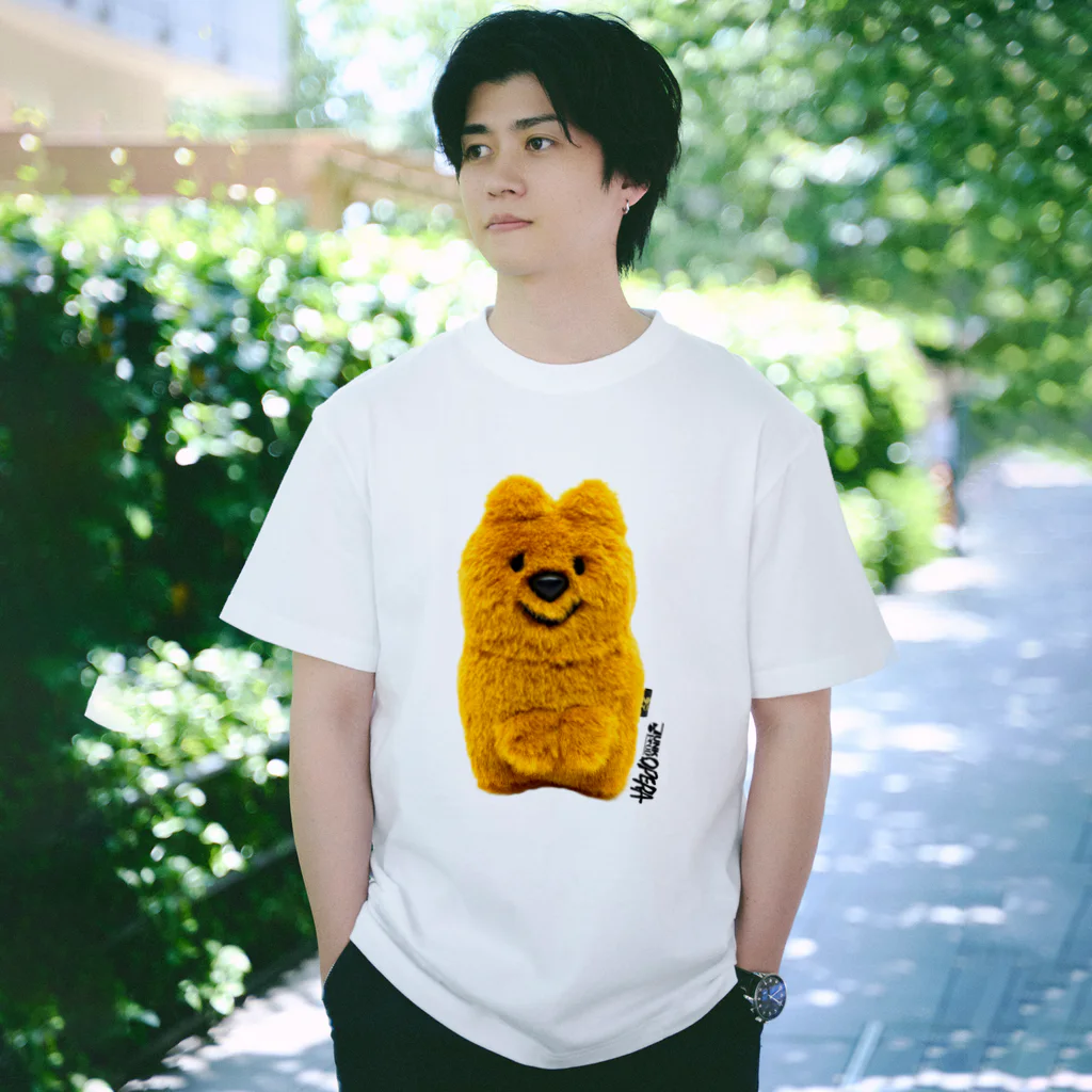 JUNK FOOD OPERAのクオッカちゃんTシャツ（ムートンきつね色ちゃん） Regular Fit T-Shirt