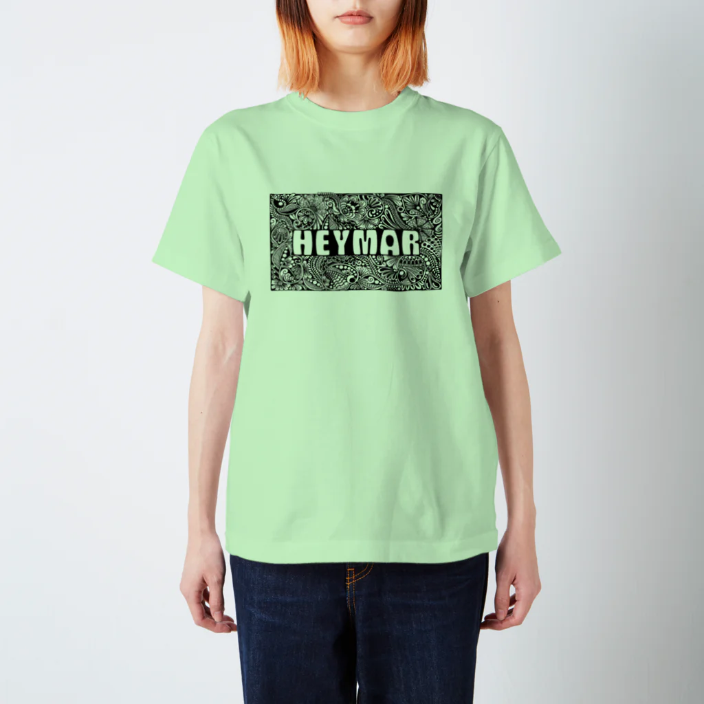 heymar の HEYMARロゴ　黒 Regular Fit T-Shirt