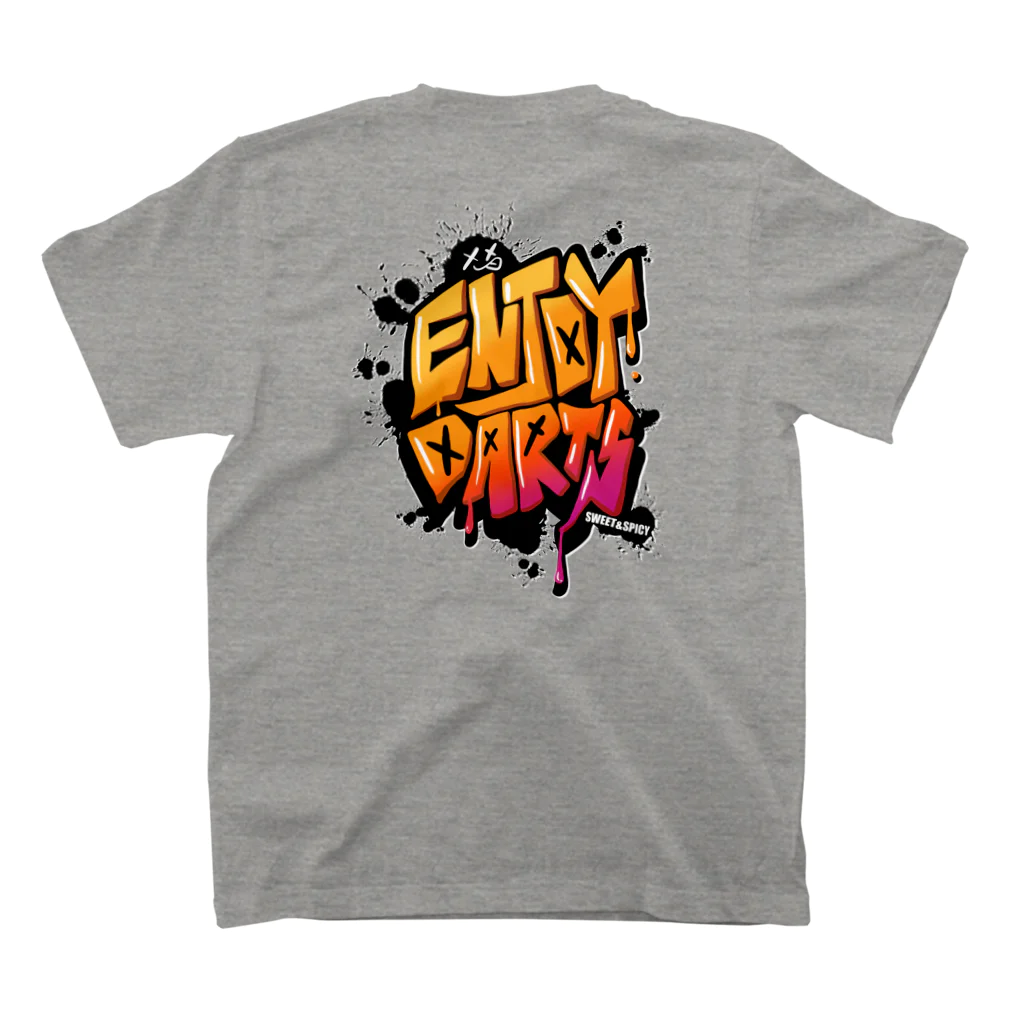 SWEET＆SPICY 【 すいすぱ 】ダーツのENJOY DARTS！ Regular Fit T-Shirtの裏面