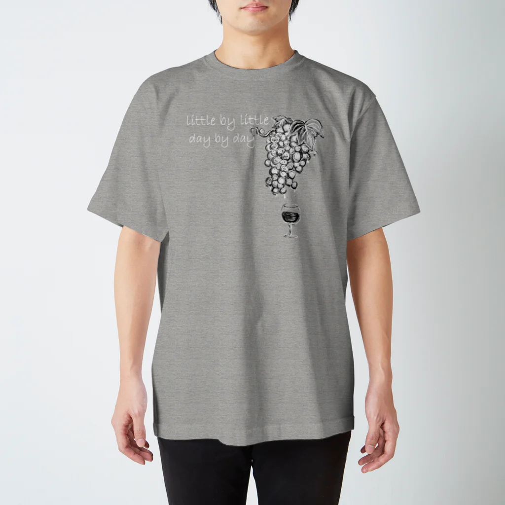 内山ショップの葡萄からワイン(白文字) スタンダードTシャツ