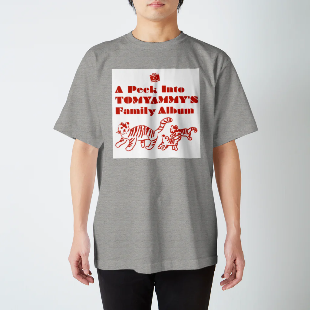 tomyam_myのとらの親子 スタンダードTシャツ