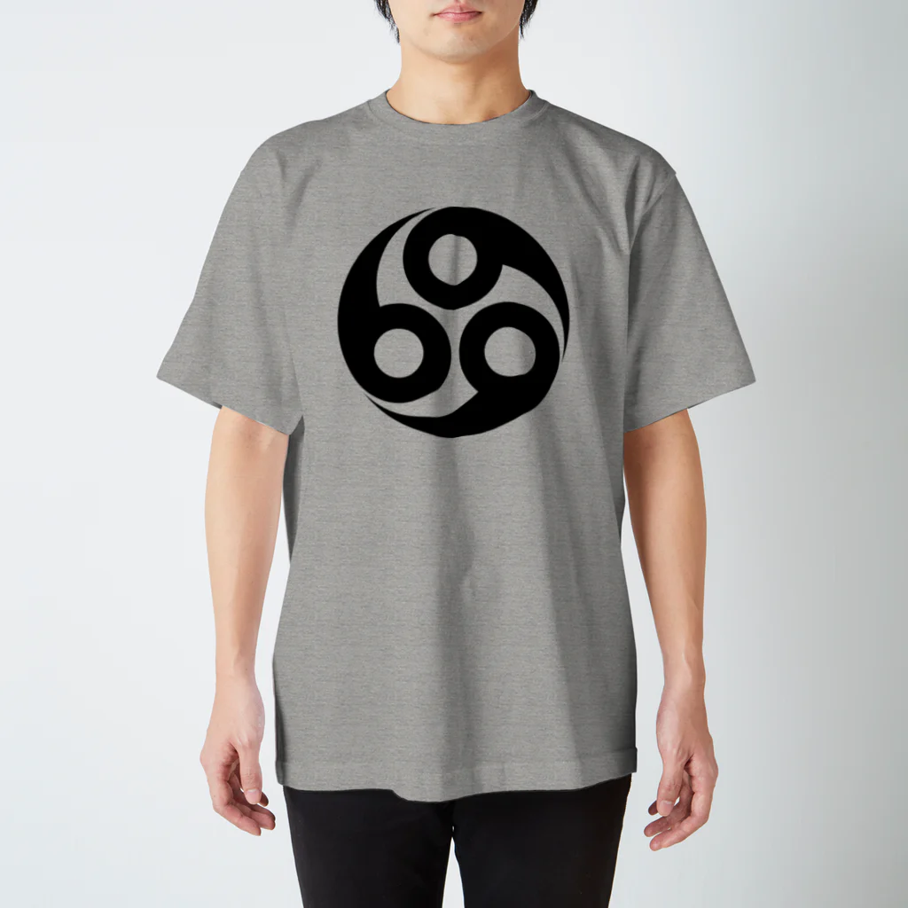 metao dzn【メタヲデザイン】の右三つ巴（666）bk Regular Fit T-Shirt