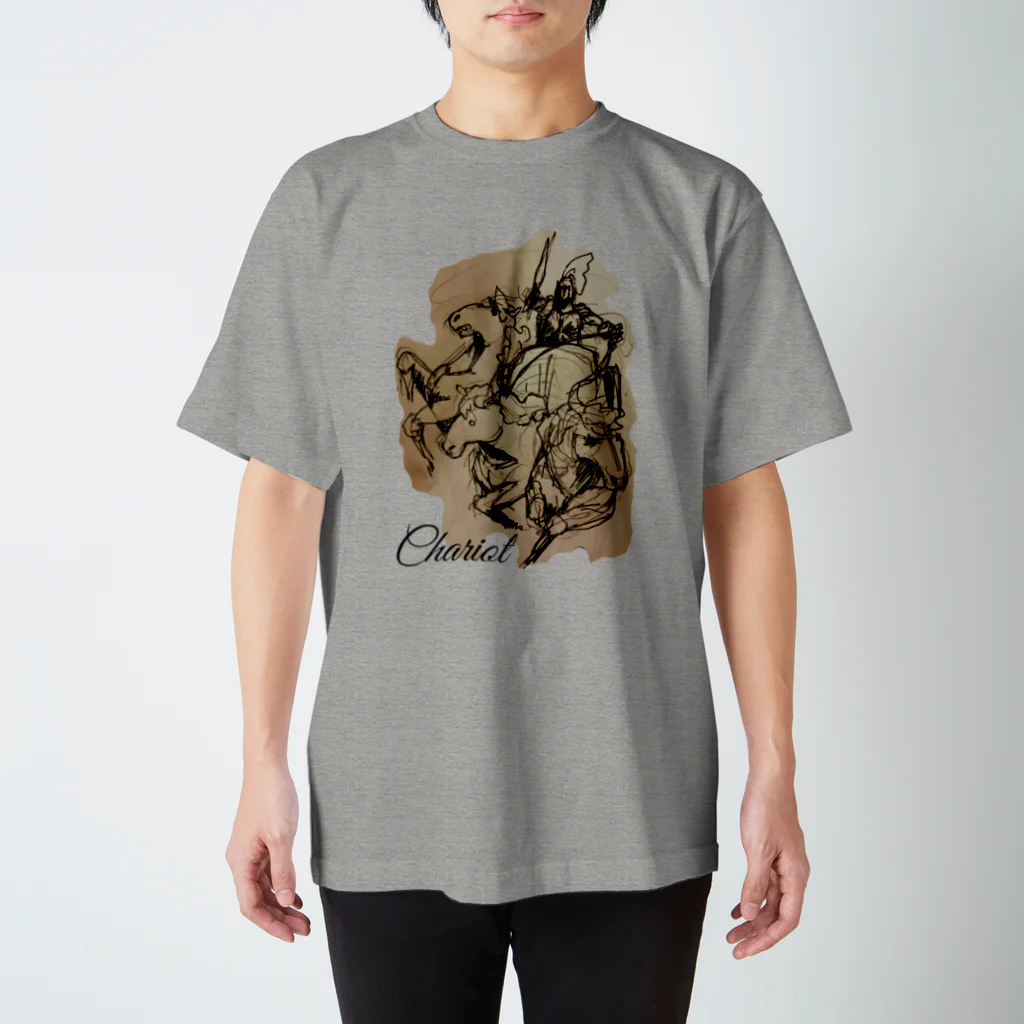 チャリオットのエンブレムラフ画Tシャツ Regular Fit T-Shirt