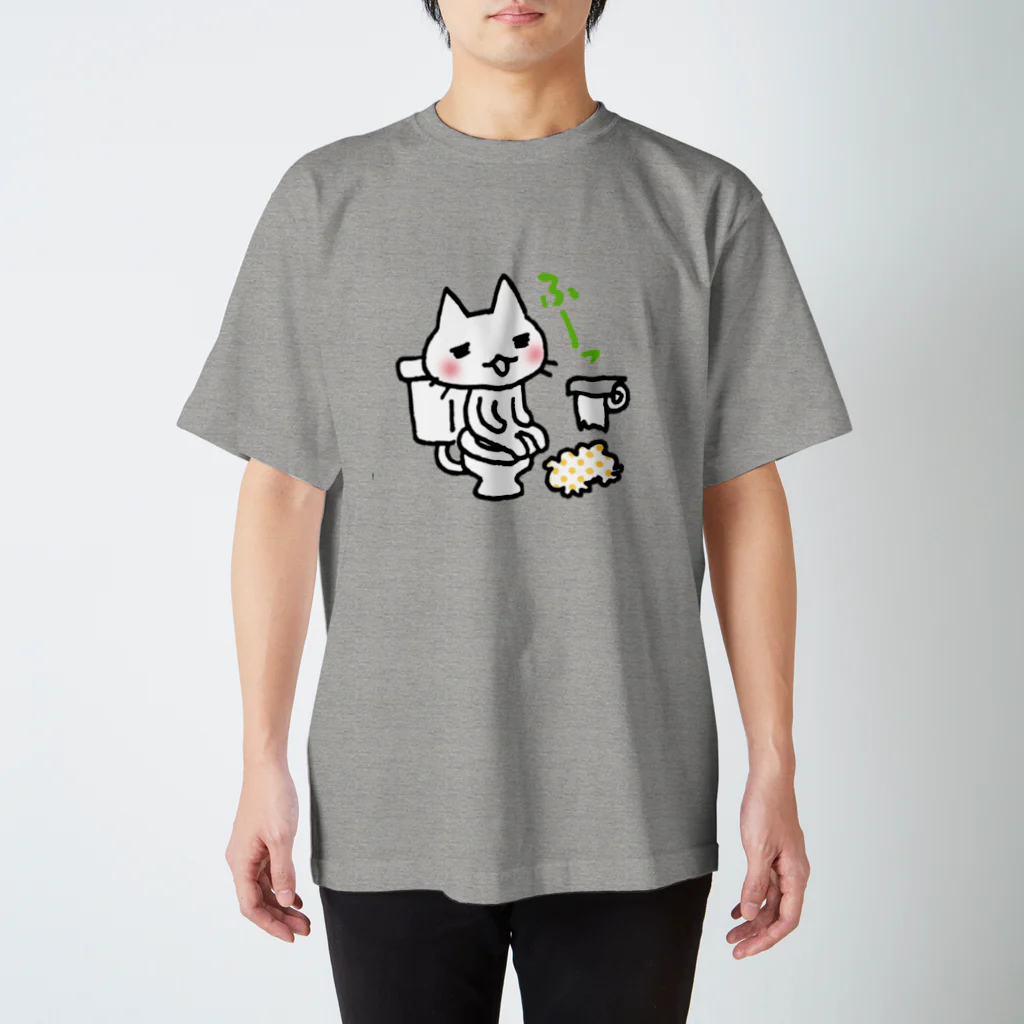 meganeokaのトイレなネコ Regular Fit T-Shirt