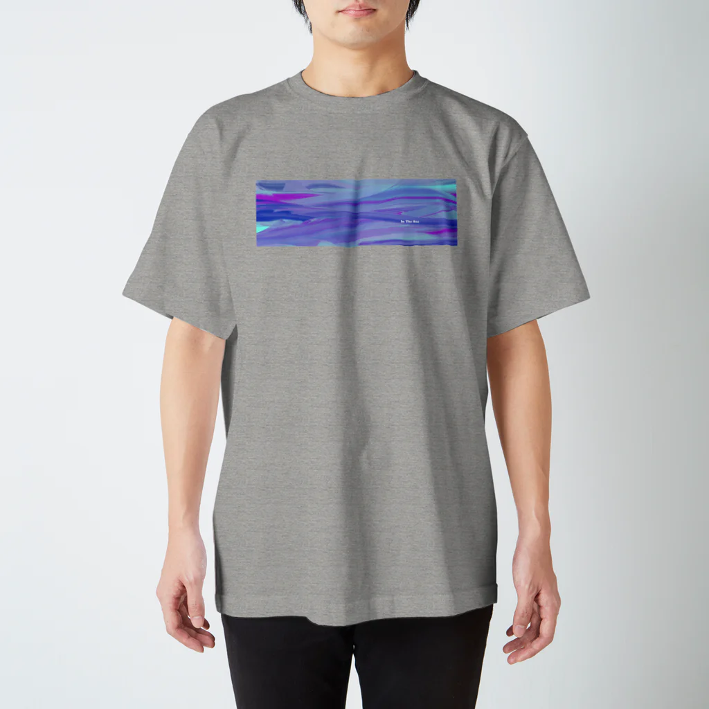 うさぎと栗のIn The Sea Regular Fit T-Shirt