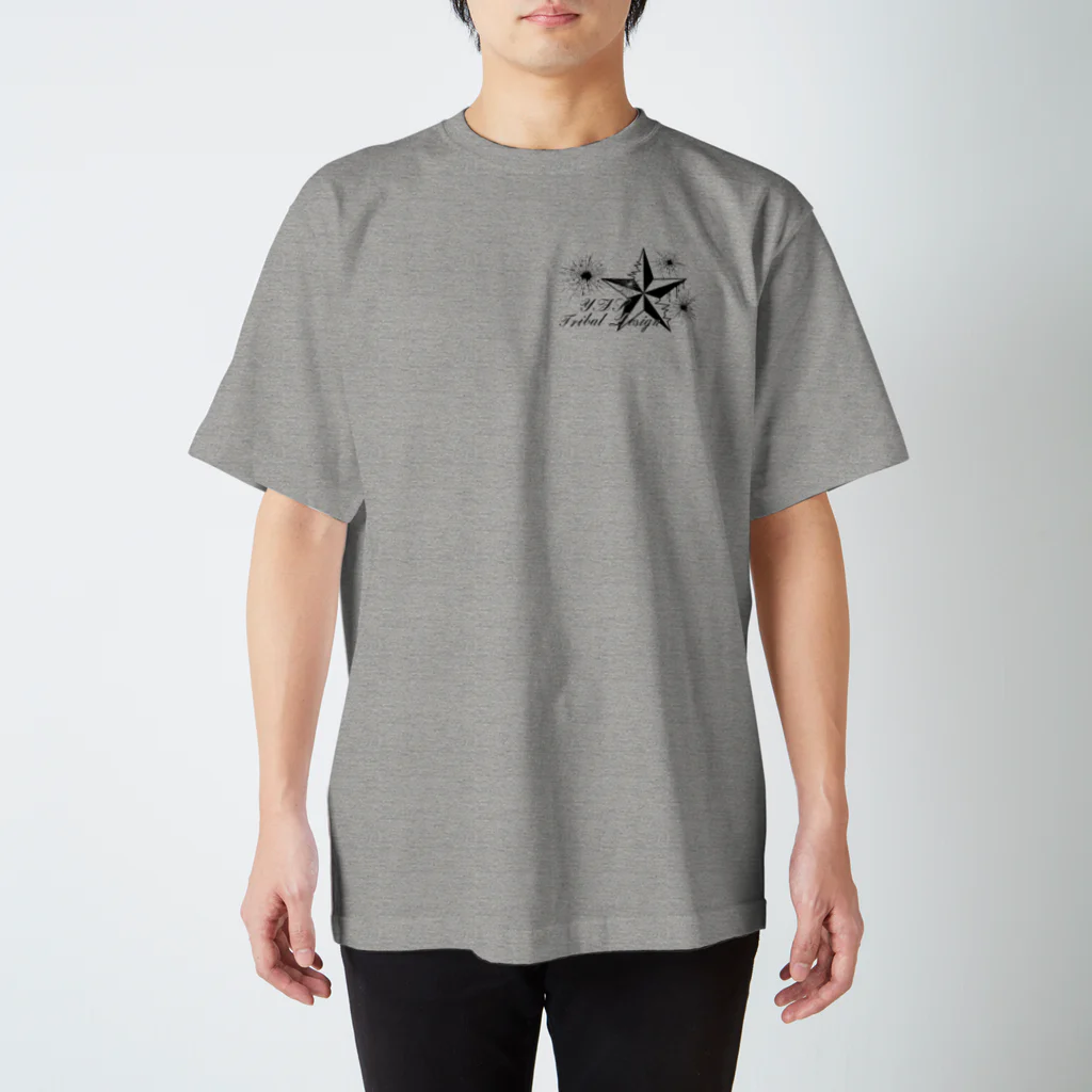 YASのタトゥーマシントライバル Regular Fit T-Shirt