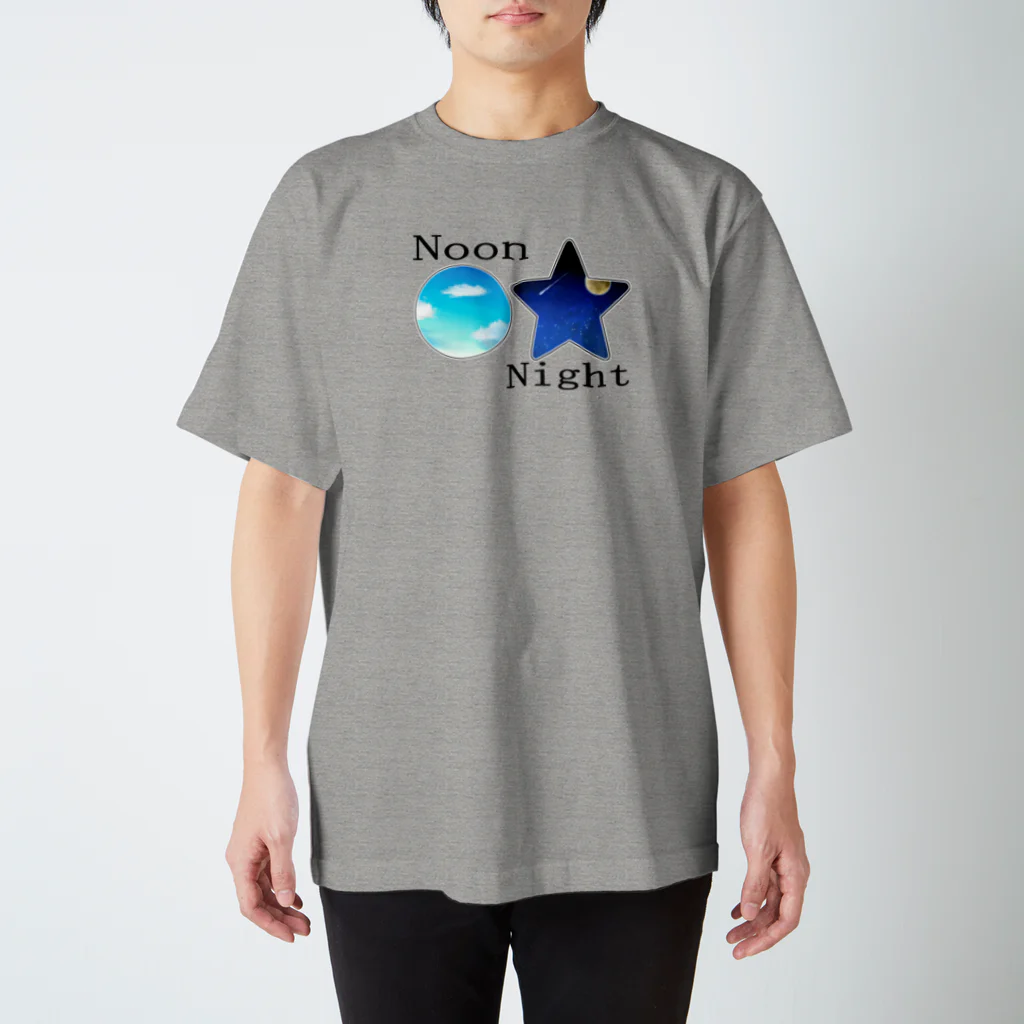 396ONLINESHOPの昼と夜（文字あり） Regular Fit T-Shirt