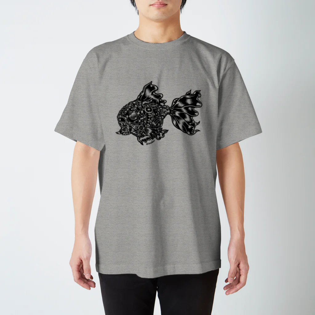 TOMOKUNIのAnimalia Kinky “ Black Gold Fish ” スタンダードTシャツ