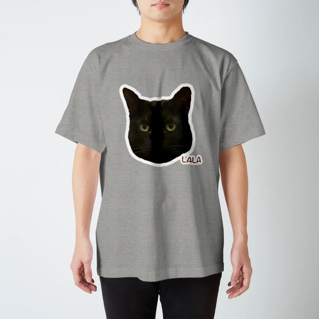 猫カフェ ぶぅたんグッズショップの絵文字ララくん Regular Fit T-Shirt