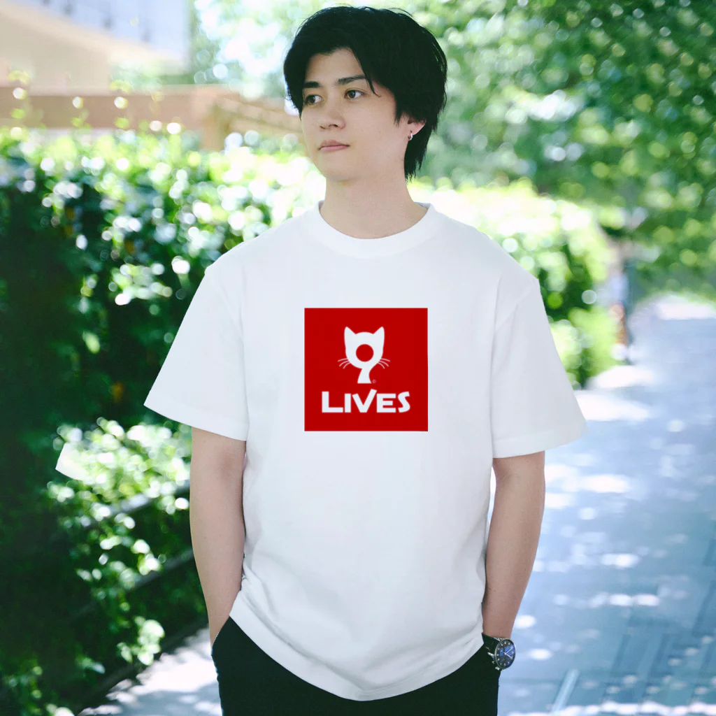 9LIVES 猫たちの王国の9LIIVES logo red Regular Fit T-Shirt