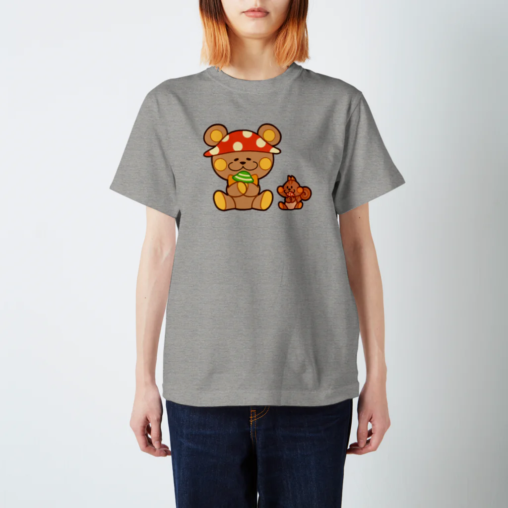 レタ(LETA)のぬいクマちゃんのキノコがり Regular Fit T-Shirt