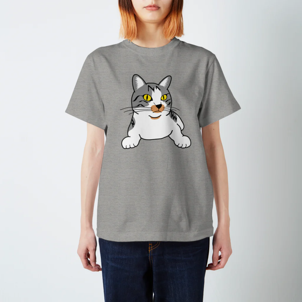 猫ねむりzzz..のサバ白の鼻ブチ猫ちゃん スタンダードTシャツ