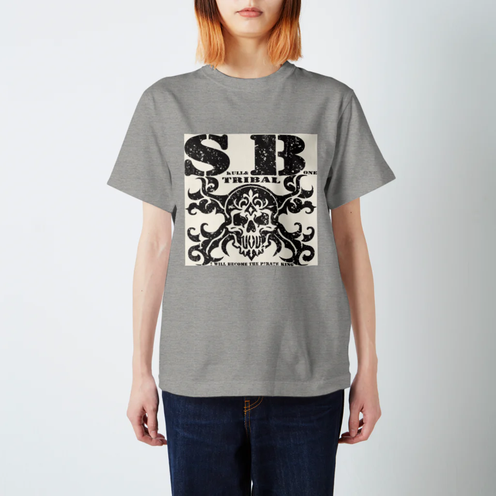 Ａ’ｚｗｏｒｋＳのSKULL&BONE TRIBAL GRUNGE BLK ON WHT Regular Fit T-Shirt