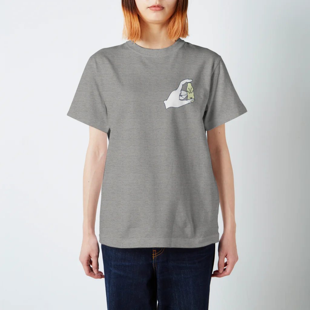 青い積み木 と 指の先の白熊と挟む手 Regular Fit T-Shirt