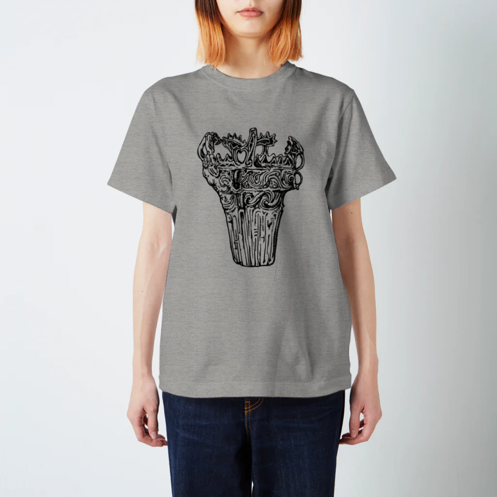 カイヅカの火炎型土器ブラック Regular Fit T-Shirt
