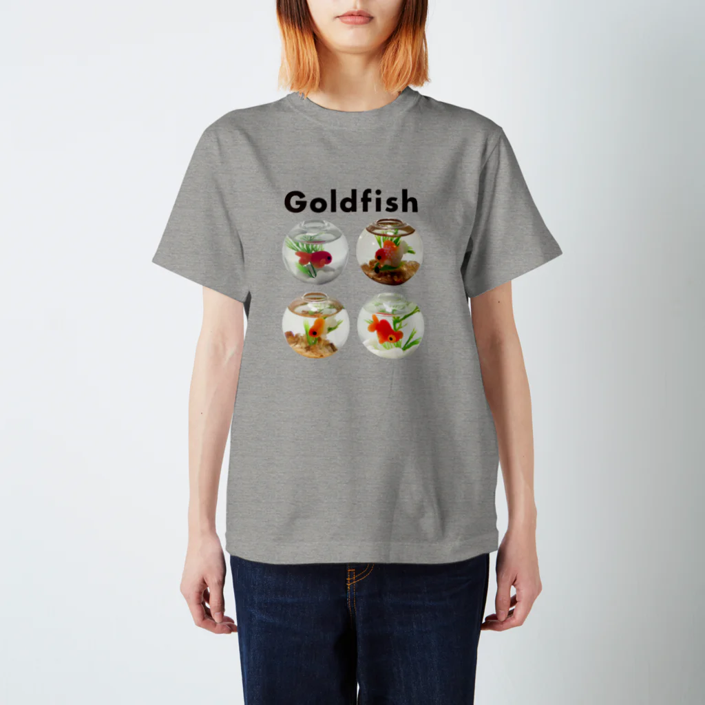 鉄格子乃人魚SUZURI支店のGoldfish Regular Fit T-Shirt