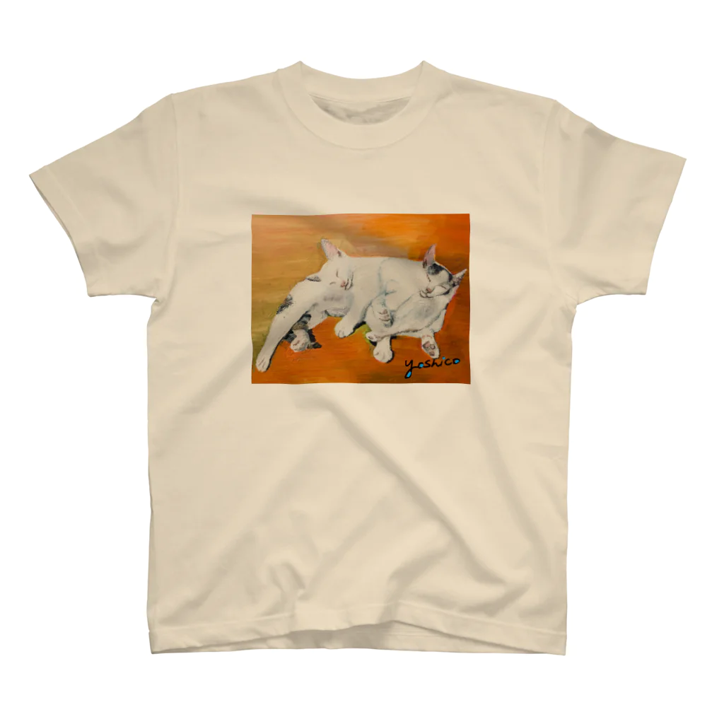 Yoshico-1655の幸せな夢をみる仔猫たち・油絵 Regular Fit T-Shirt