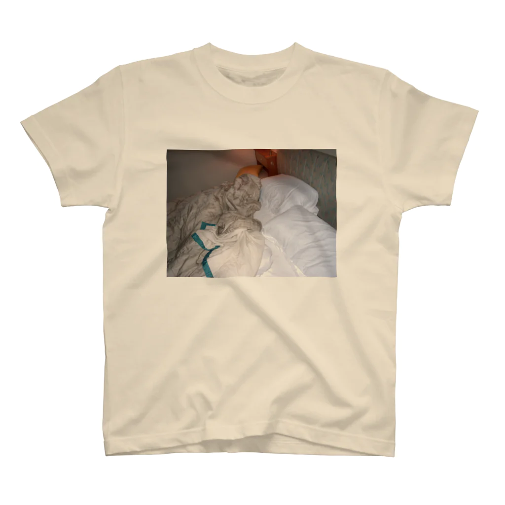 1234のベッド Regular Fit T-Shirt