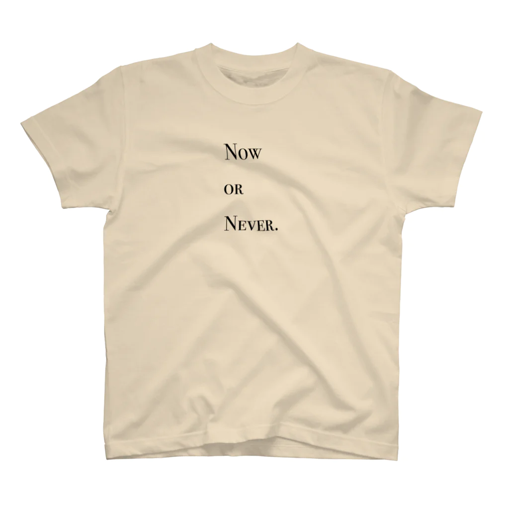 あーのさん shopのNow or Never. Regular Fit T-Shirt