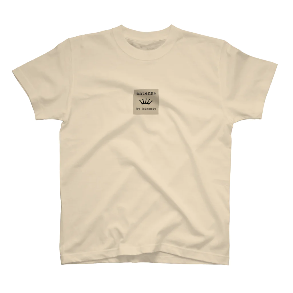 by_hiromiyのロゴ入り Regular Fit T-Shirt