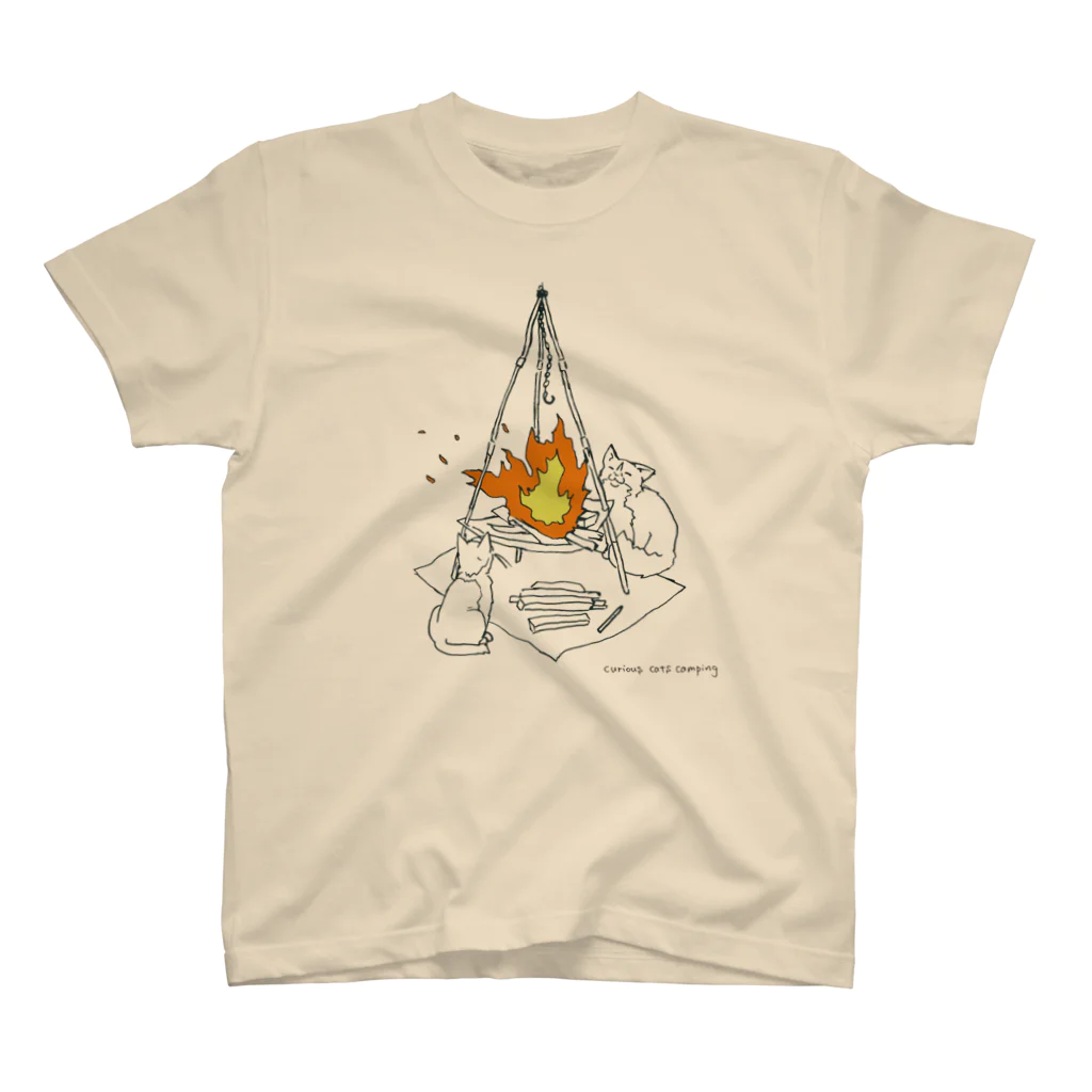 Curious Cats Campingの猫と焚き火 黒線 スタンダードTシャツ