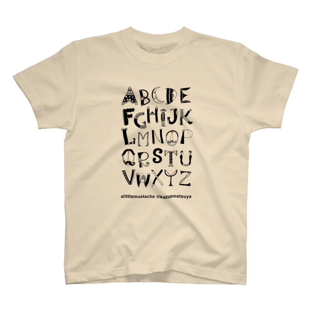 松谷和恵　kazue matsuyaのモノクロアルファベット Regular Fit T-Shirt