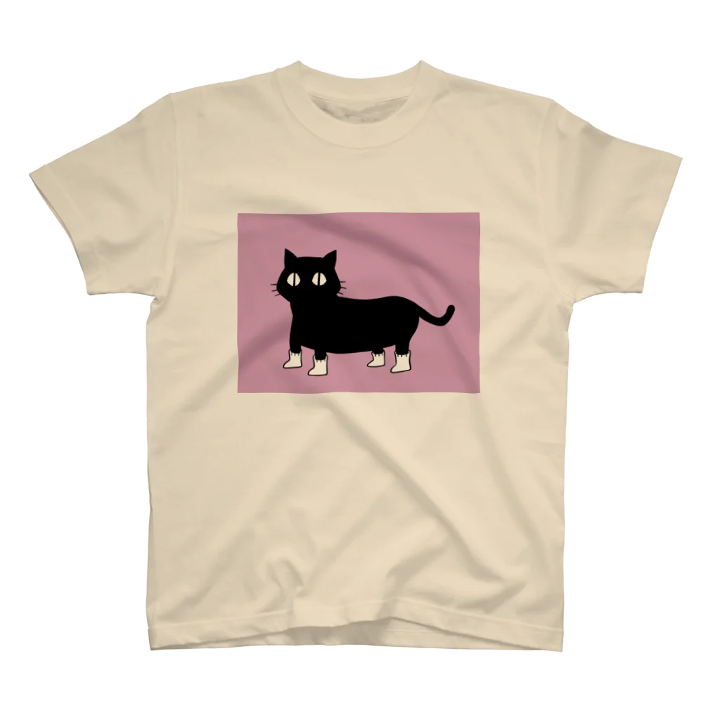 まろ屋のくつ下をはいたネコ（ピンク） スタンダードTシャツ