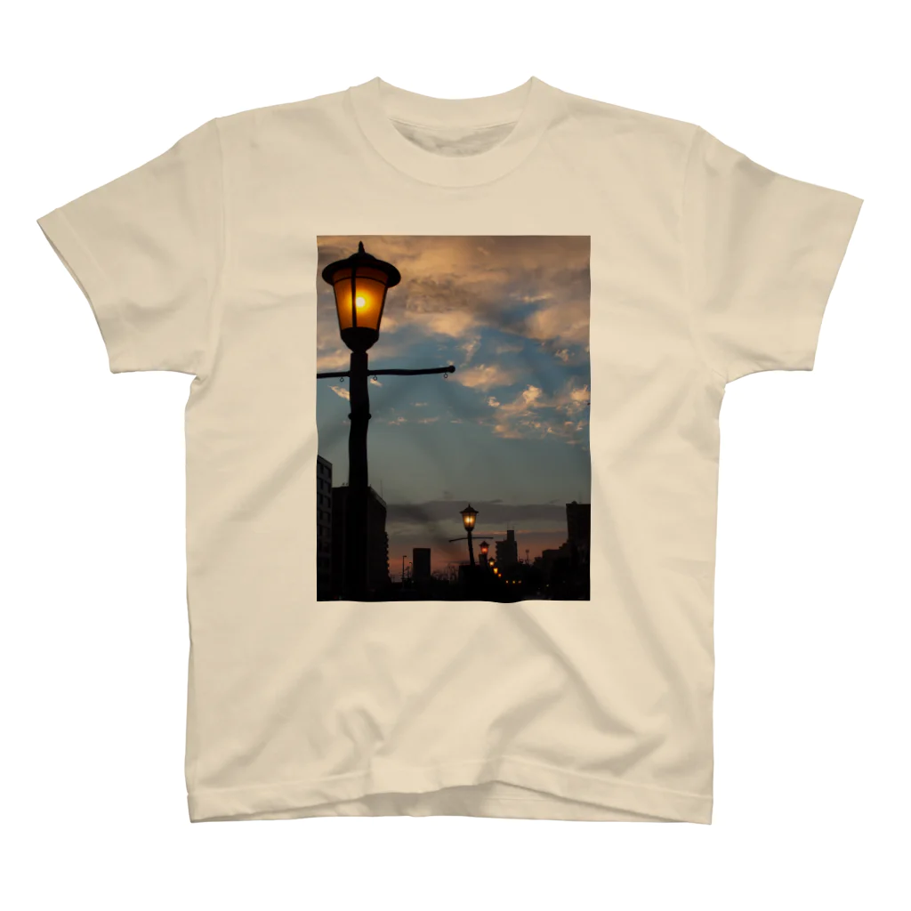 Macky@執事のstreetlamp スタンダードTシャツ