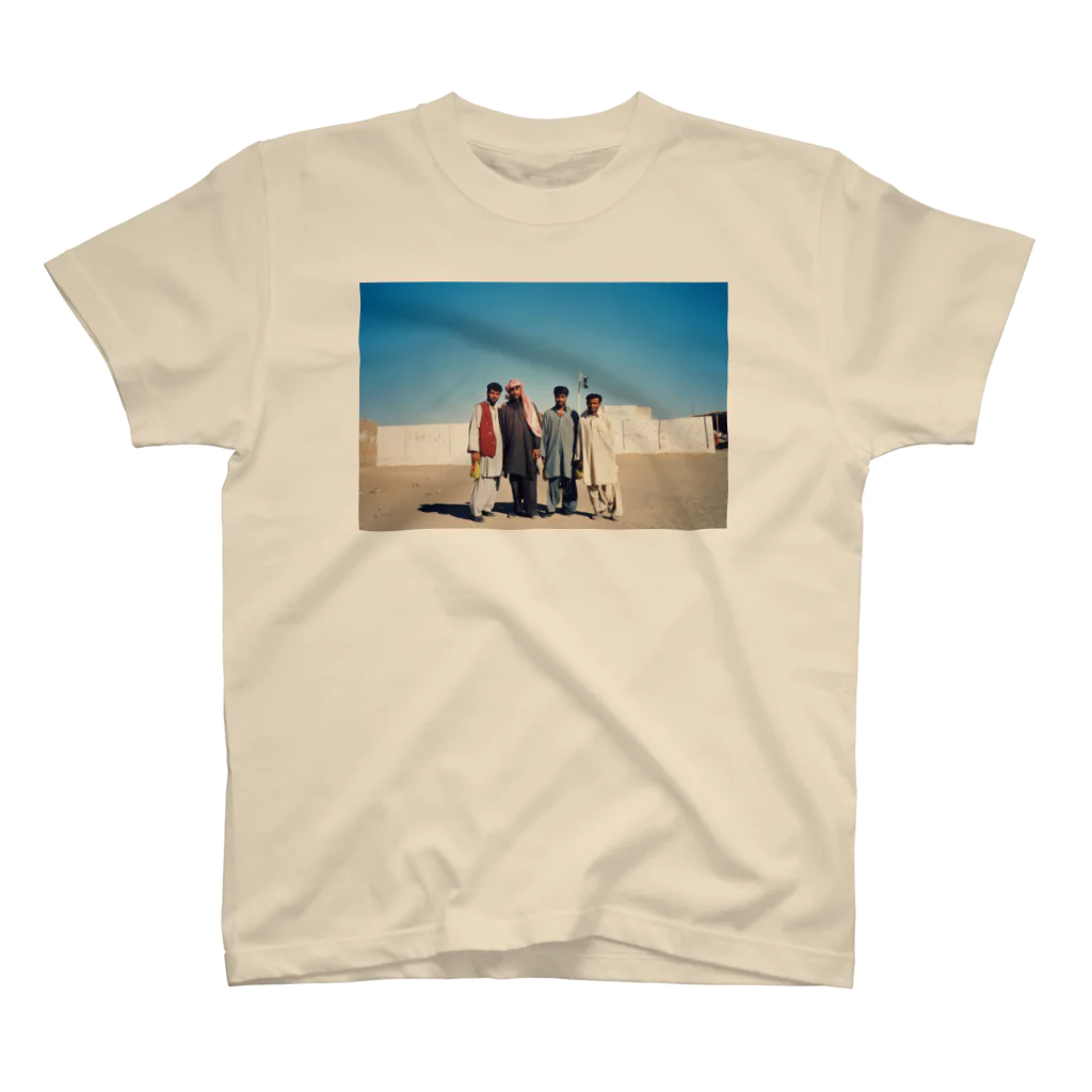 旅人マーシーのパキスタン国境の闇両替ブラザーズ2002 Regular Fit T-Shirt