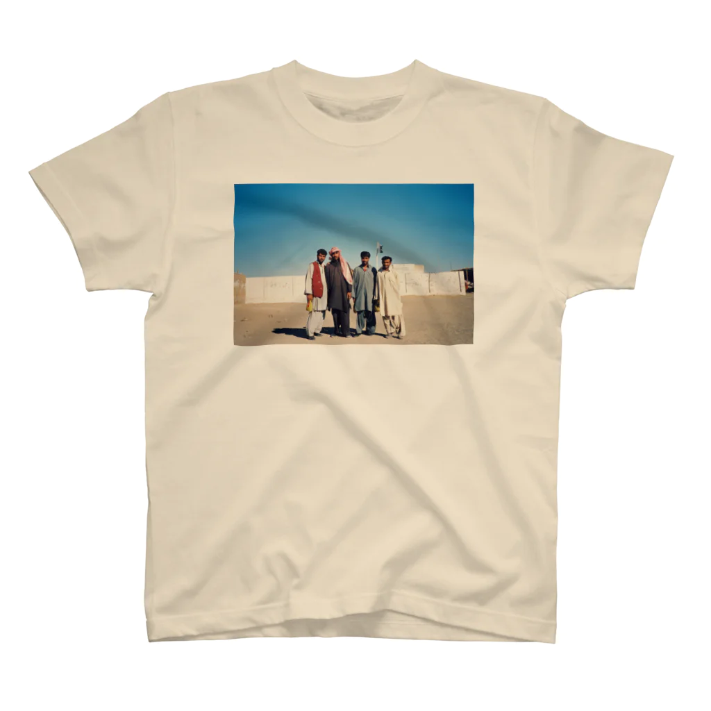 旅人マーシーのパキスタン国境の闇両替ブラザーズ2002 スタンダードTシャツ