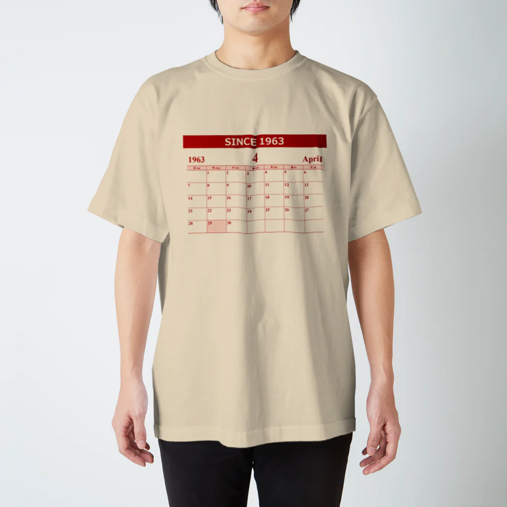 moimoi365／誕生日カレンダーアイテム専門店の1963年4月生まれ(昭和38年)　生年月カレンダー 還暦祝い Regular Fit T-Shirt