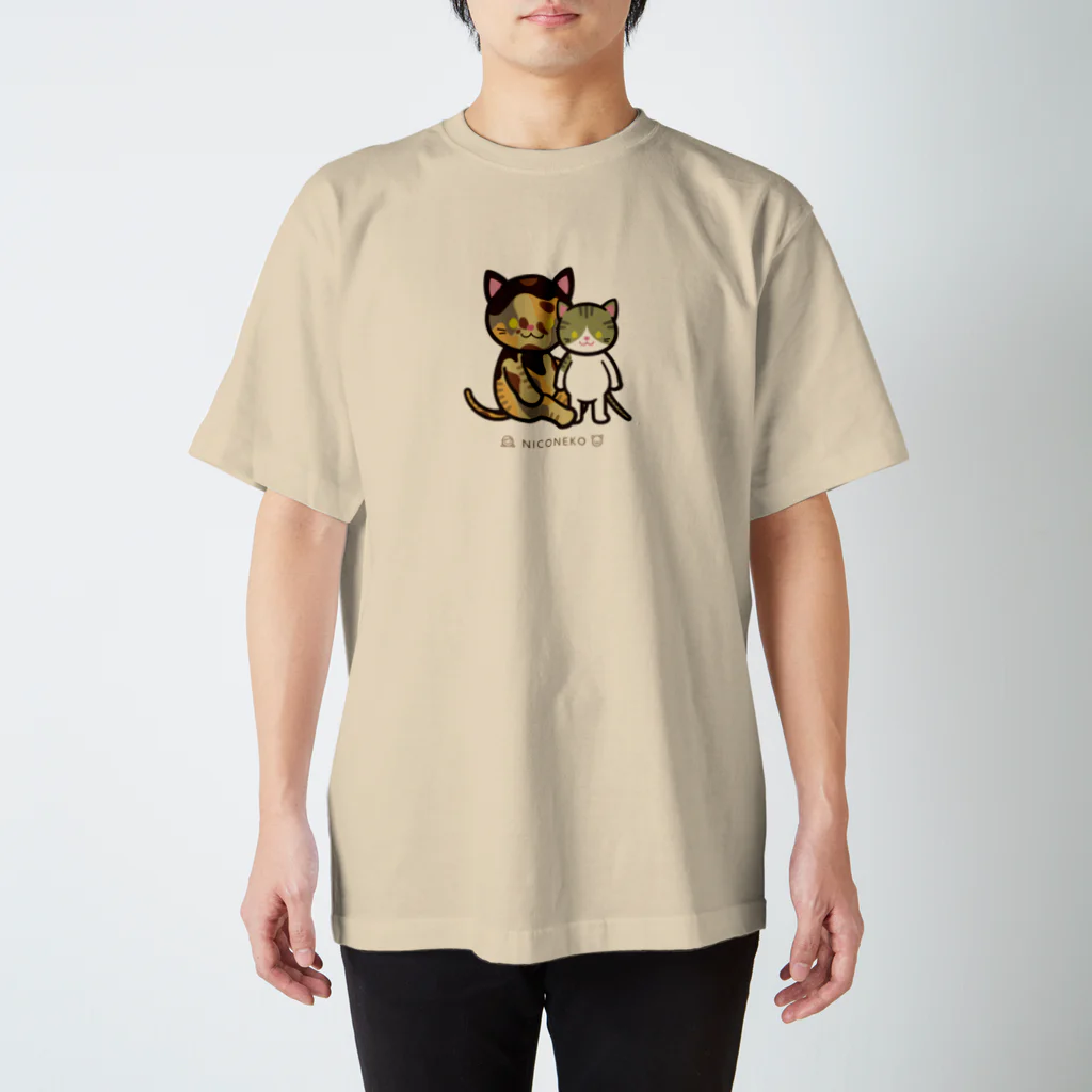 にこねこ【保護猫の保育園】のうずら・トントン親子Tシャツ Regular Fit T-Shirt