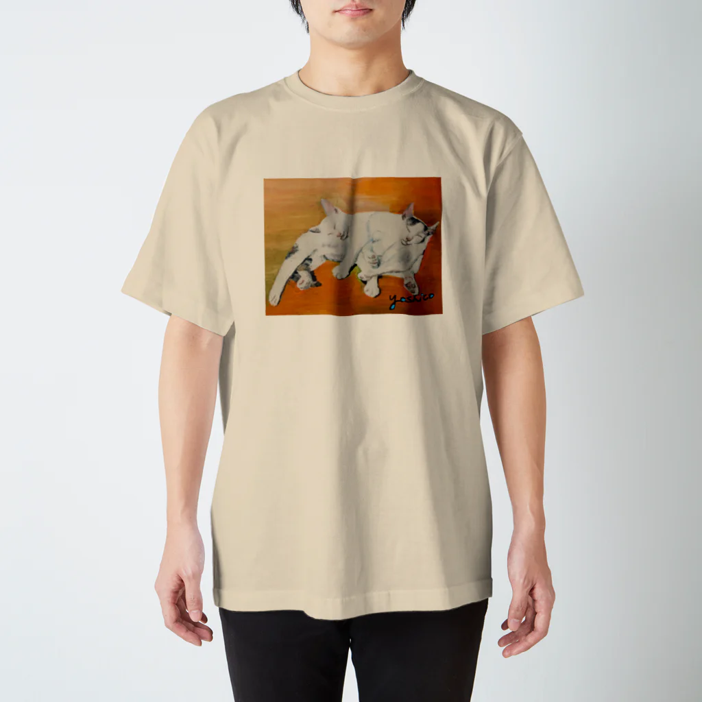 Yoshico-1655の幸せな夢をみる仔猫たち・油絵 スタンダードTシャツ