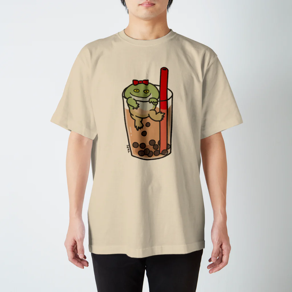 はちねも suzuri店のタピオカミルクティー カエル味 Regular Fit T-Shirt