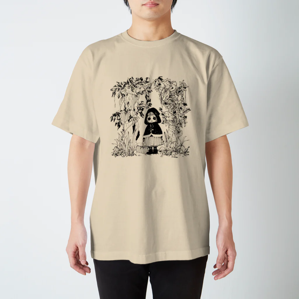 四月研究所 SUZURI店の赤ずきん　（黒） Regular Fit T-Shirt