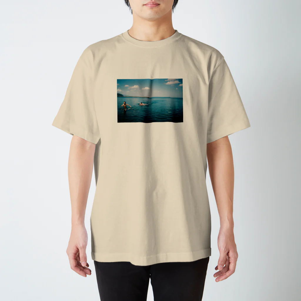kiminoiceの海で鬼ごっこ Regular Fit T-Shirt