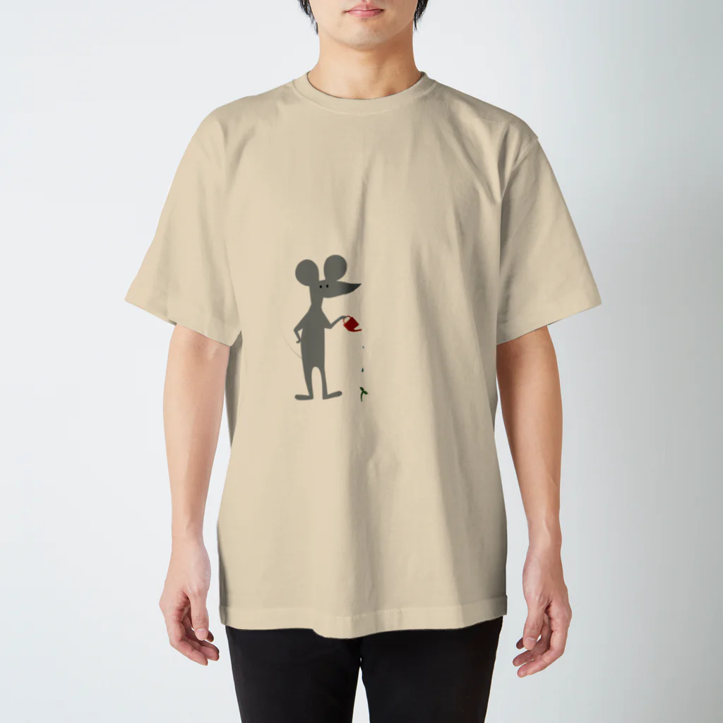 しあわせねずみのちょっと小粋なねずみ君の水やり Regular Fit T-Shirt