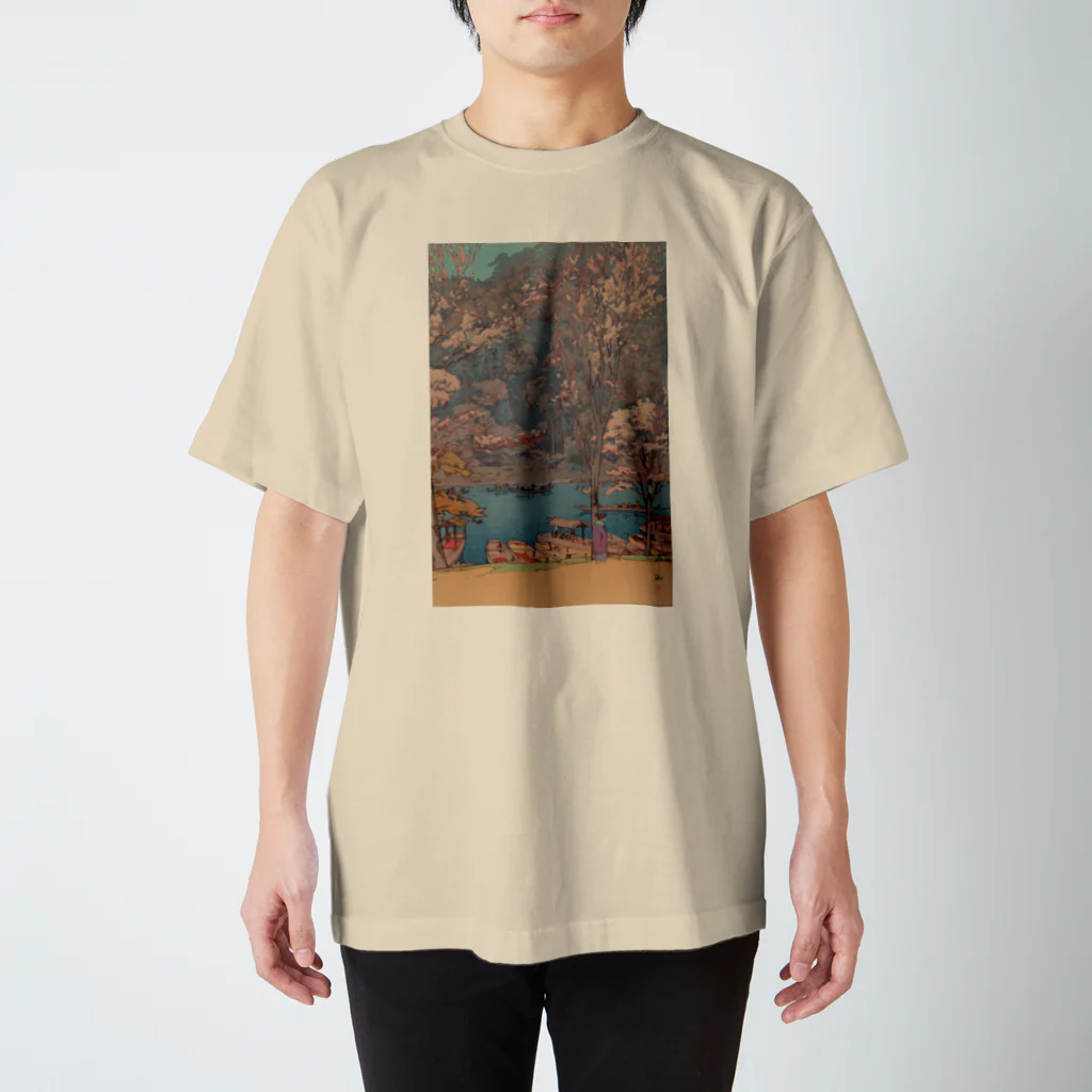 スマホケース専門店「IKI」の吉田博　桜八題 嵐山 Regular Fit T-Shirt