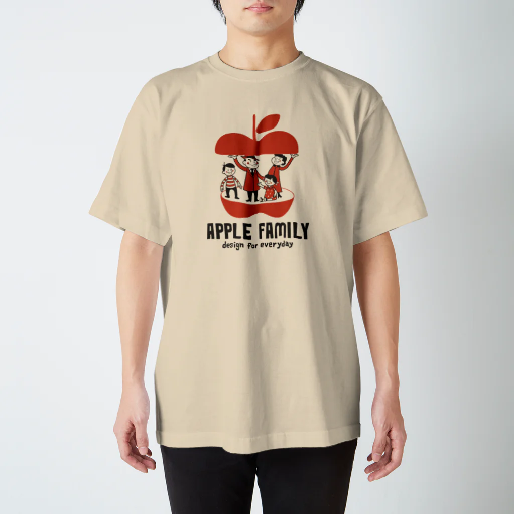 Design For EverydayのAPPLE FAMILY Regular Fit T-Shirt