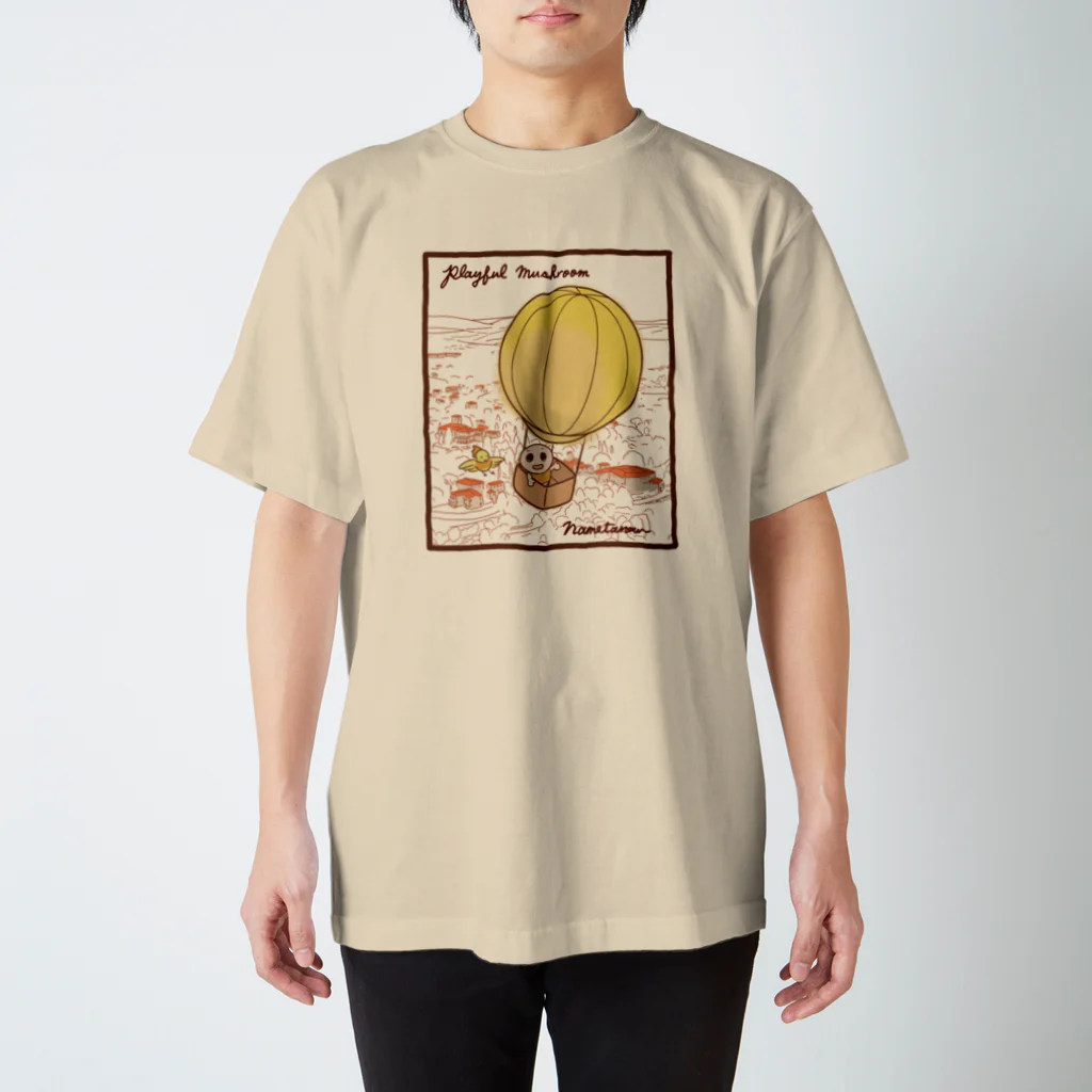 STUDIO TETSUOS のおちゃめキノコのなめ太郎 Regular Fit T-Shirt