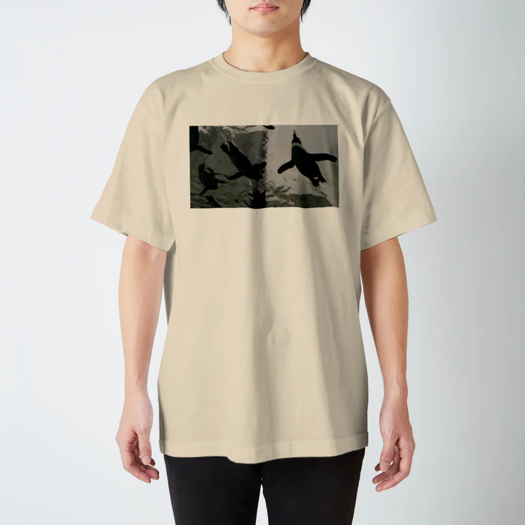 nuyuriの空飛ぶペンギンTシャツ Regular Fit T-Shirt