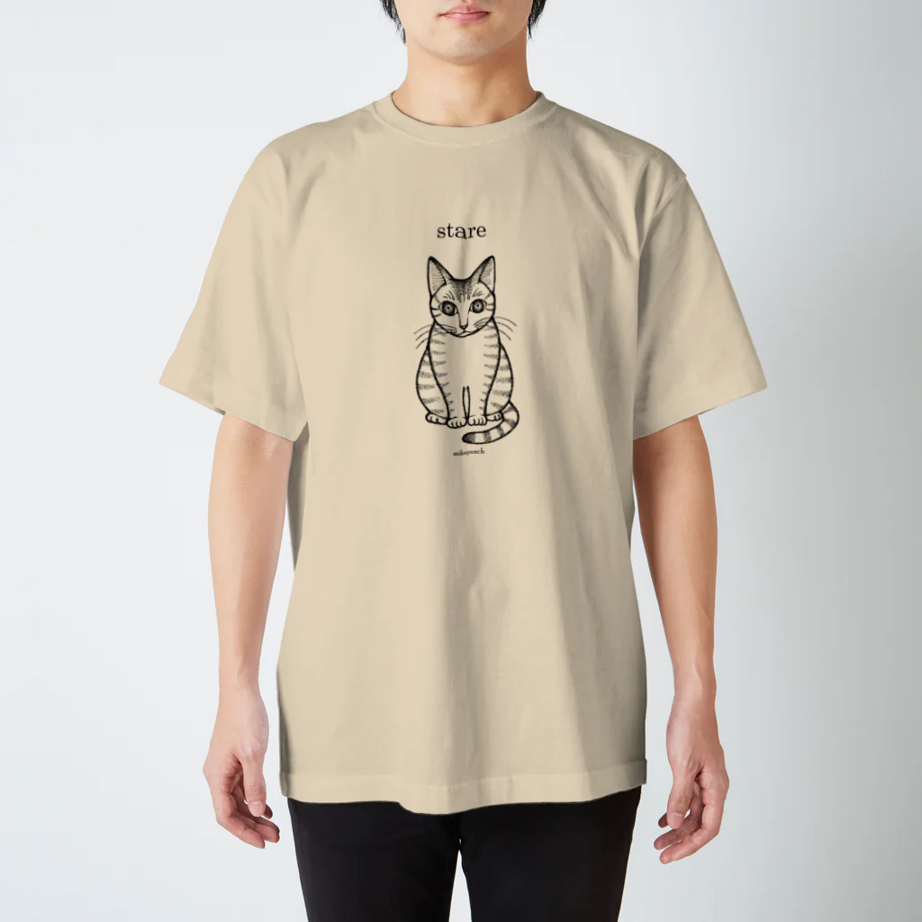 mikepunchのトラの子猫が見つめてくる スタンダードTシャツ