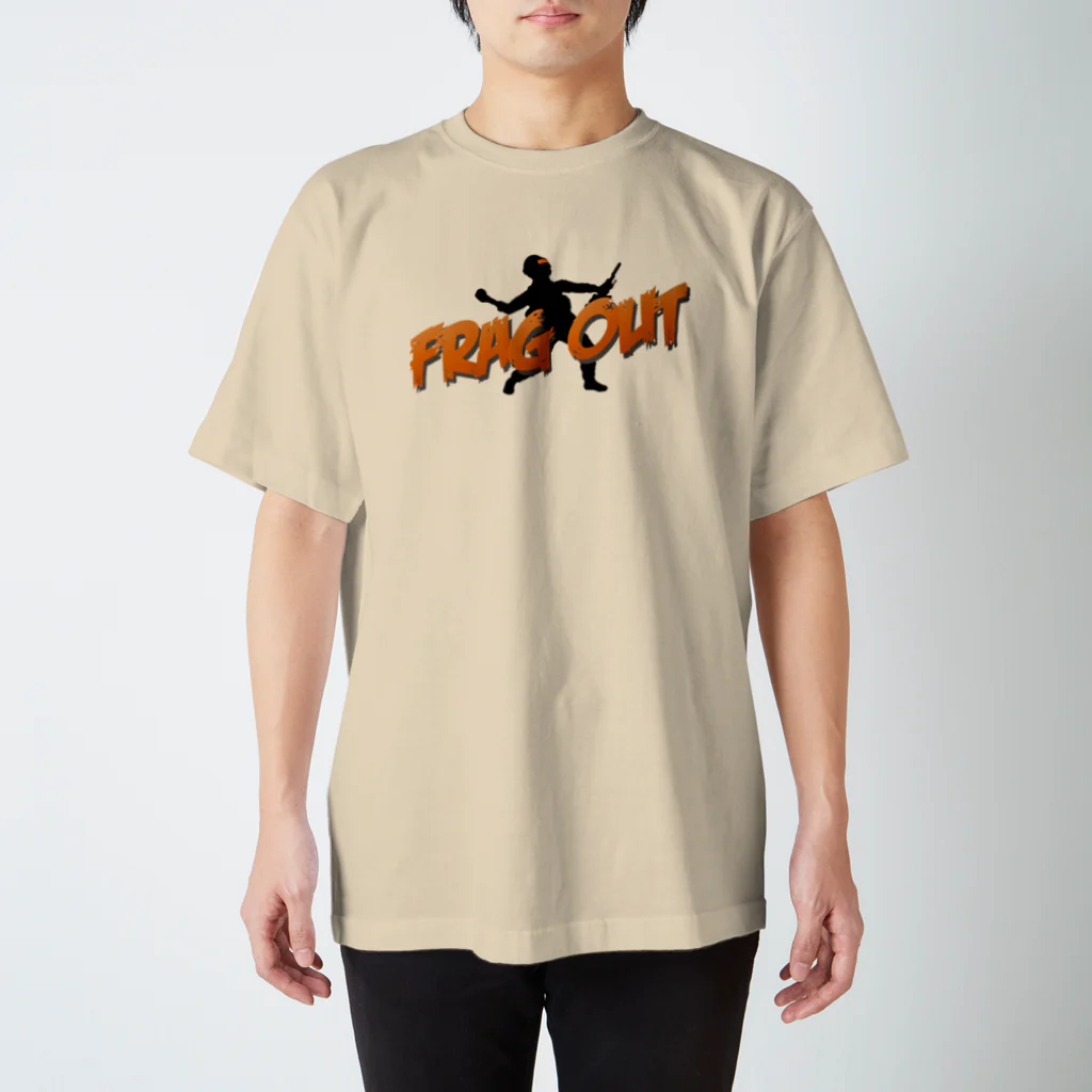 Plastic-Earthの"Frag Out" グレネード投擲 Regular Fit T-Shirt