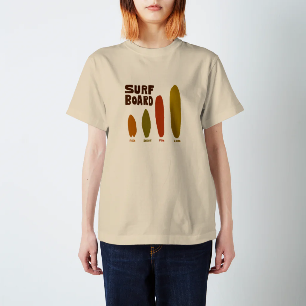 The Eight Wood Marketのサーフボード（前面） Regular Fit T-Shirt
