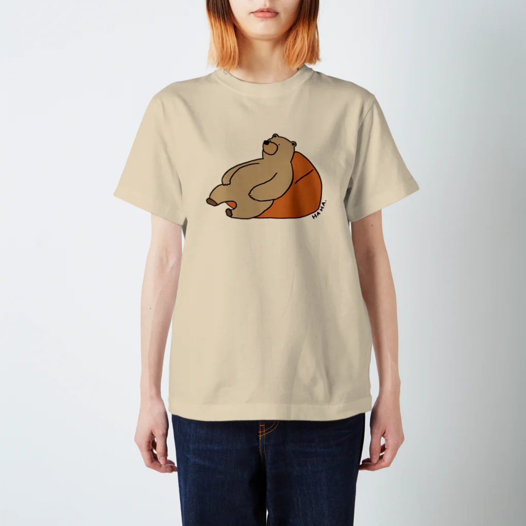 母アパレルの人間をダメにするクッションでダメになった熊 スタンダードTシャツ