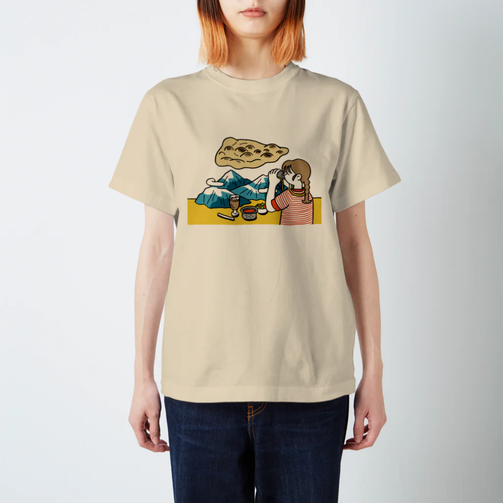 なほのゆびのエベレストと比べてもかなりデカいナン Regular Fit T-Shirt