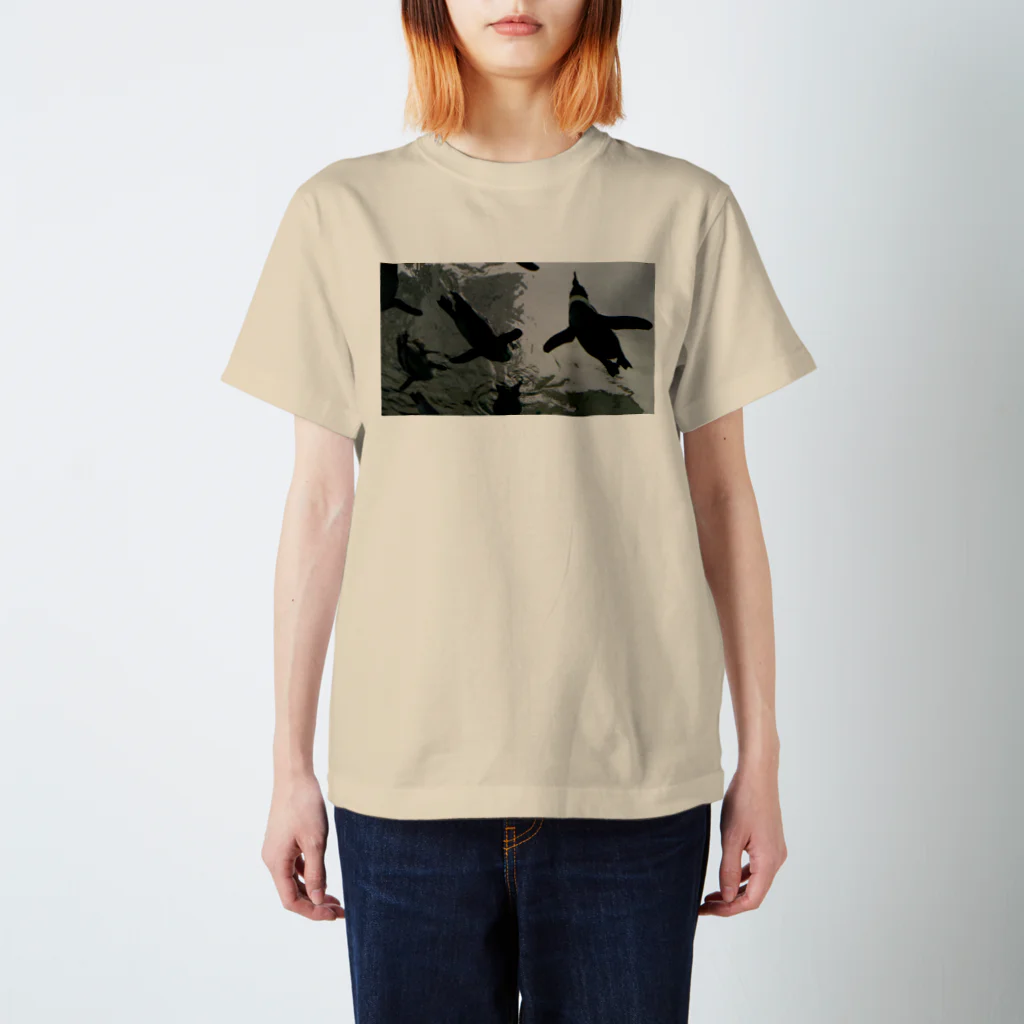 nuyuriの空飛ぶペンギンTシャツ Regular Fit T-Shirt