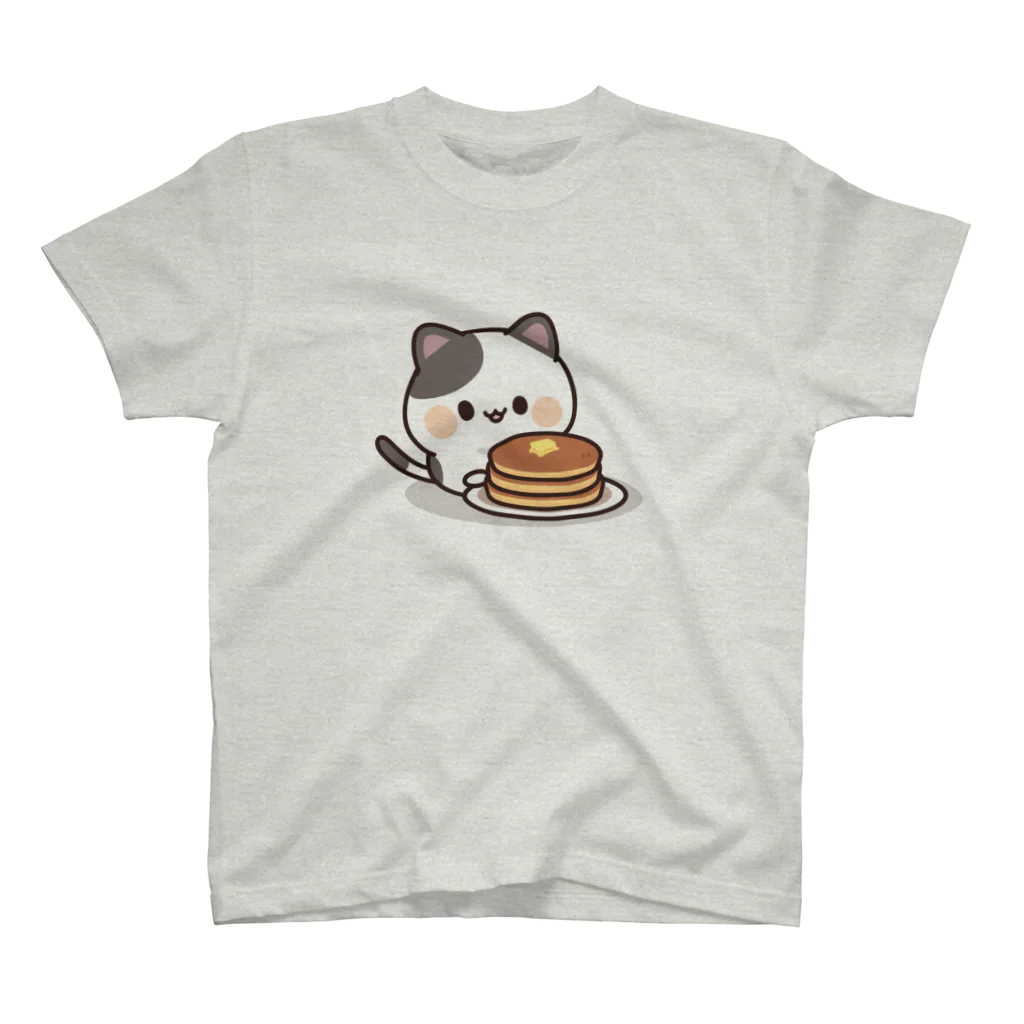 DECORの感情豊かなくろぶちにゃんこ　ホットケーキver. スタンダードTシャツ